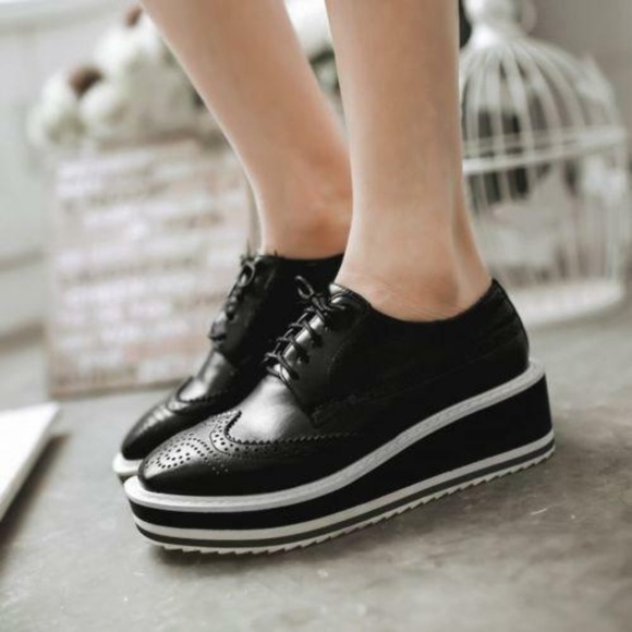 Platform Wingtip Lace-up Brogues 7 US/38 EU - Picture 1 of 6